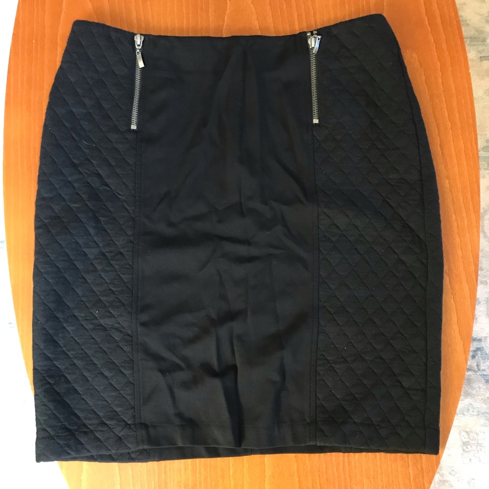 J.McLaughlin black quilted skirt NWT size 10